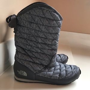 Women’s North Face rain/snow boots